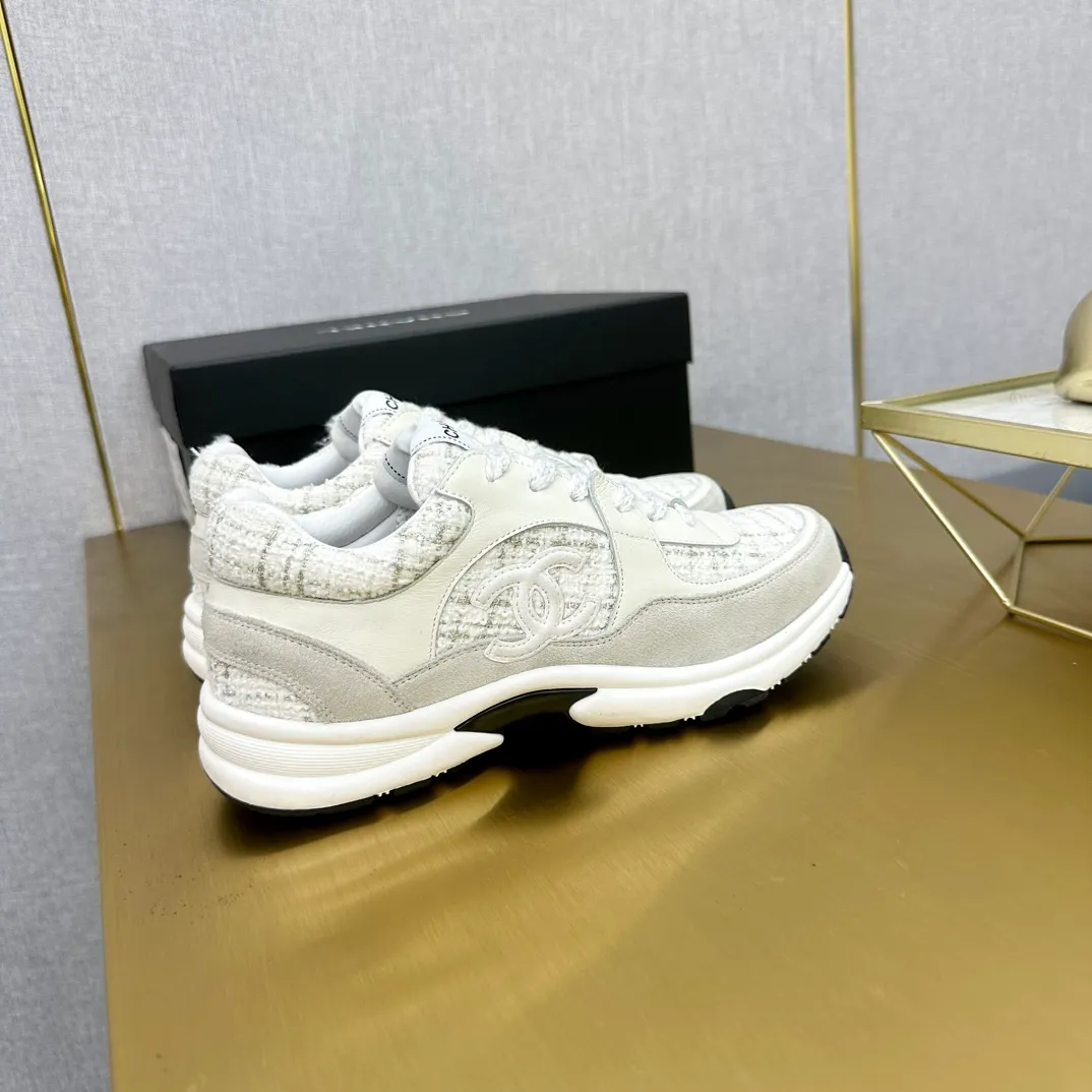 👟👟Ex-factory price 480👟👟 Women's Shoes Women's Clothing Women's Shoes Factory Women's Clothing Women's Shoes Women's Clothing Chanel Chanel - 2023 Counter Top Casual Sports Shoes This classic design; the upper is electro-embroidered with a variety of craftsmanship; the outsole is fashionable and sporty; it is unusual to incorporate a variety of color matching elements... The diversified mix and match is very beautiful and versatile, and can be used for leisure, fashion, sports, and outdoor... ꫛꫀꪝ Go➫ Material: ❶Upper is made of: original imported mercerized velvet + double-layer breathable mesh ❷Inside is made of: original imported breathable mesh ❸Outsole is based on: original T👟👟Ex-factory price U combination outsole Counter boutique packaging complete set for women 35–41